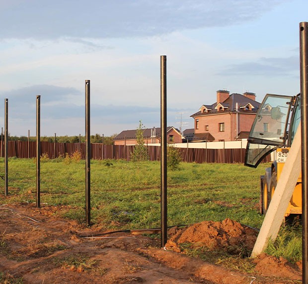 Винтовые сваи для забора в Инте